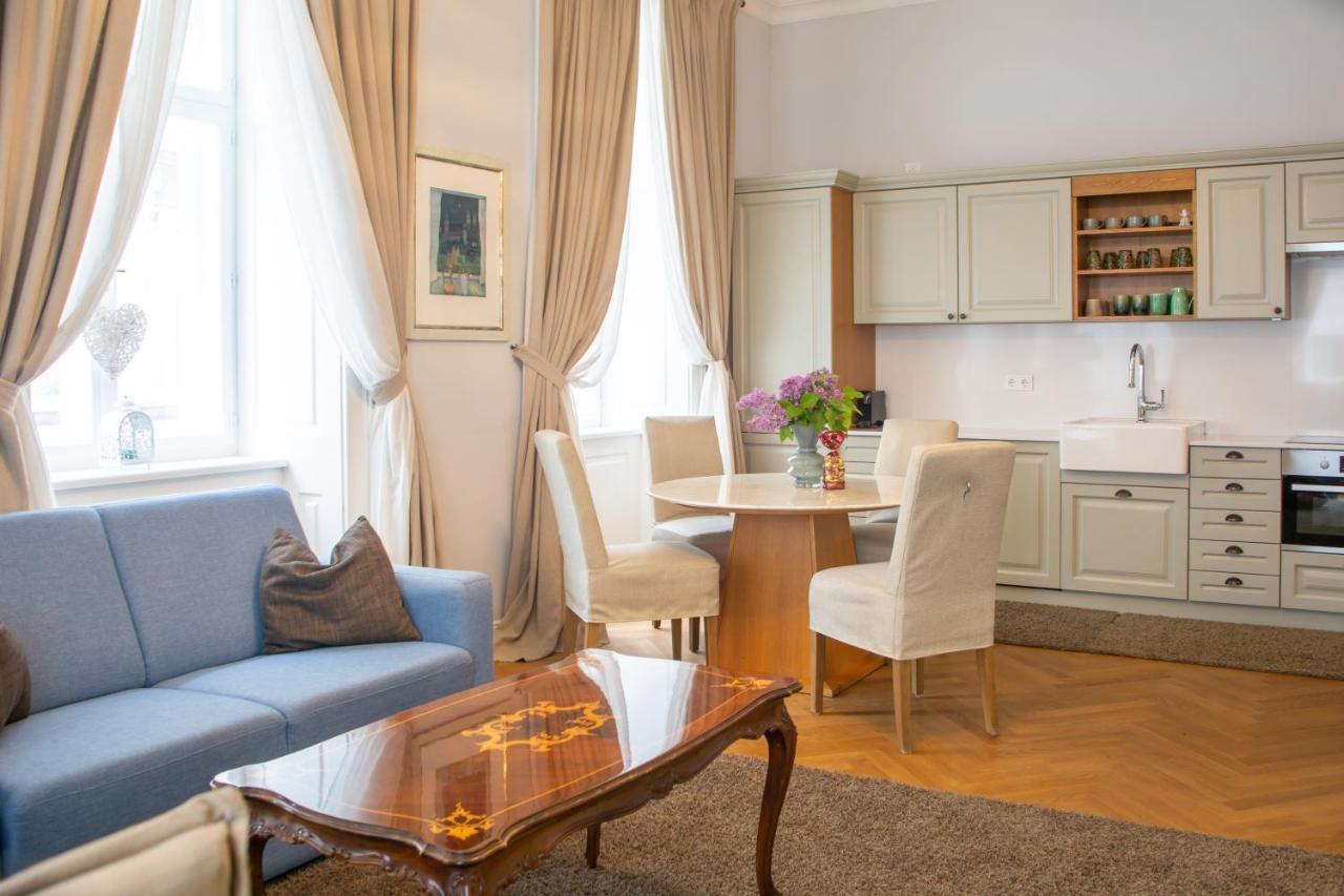 Stilvolles Apartment In Zentraler Lage Viena Exterior foto